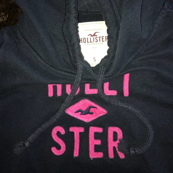 Navy pull over - Picture 1 of 2